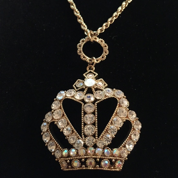Betsey Johnson Crystal Crown Necklace 